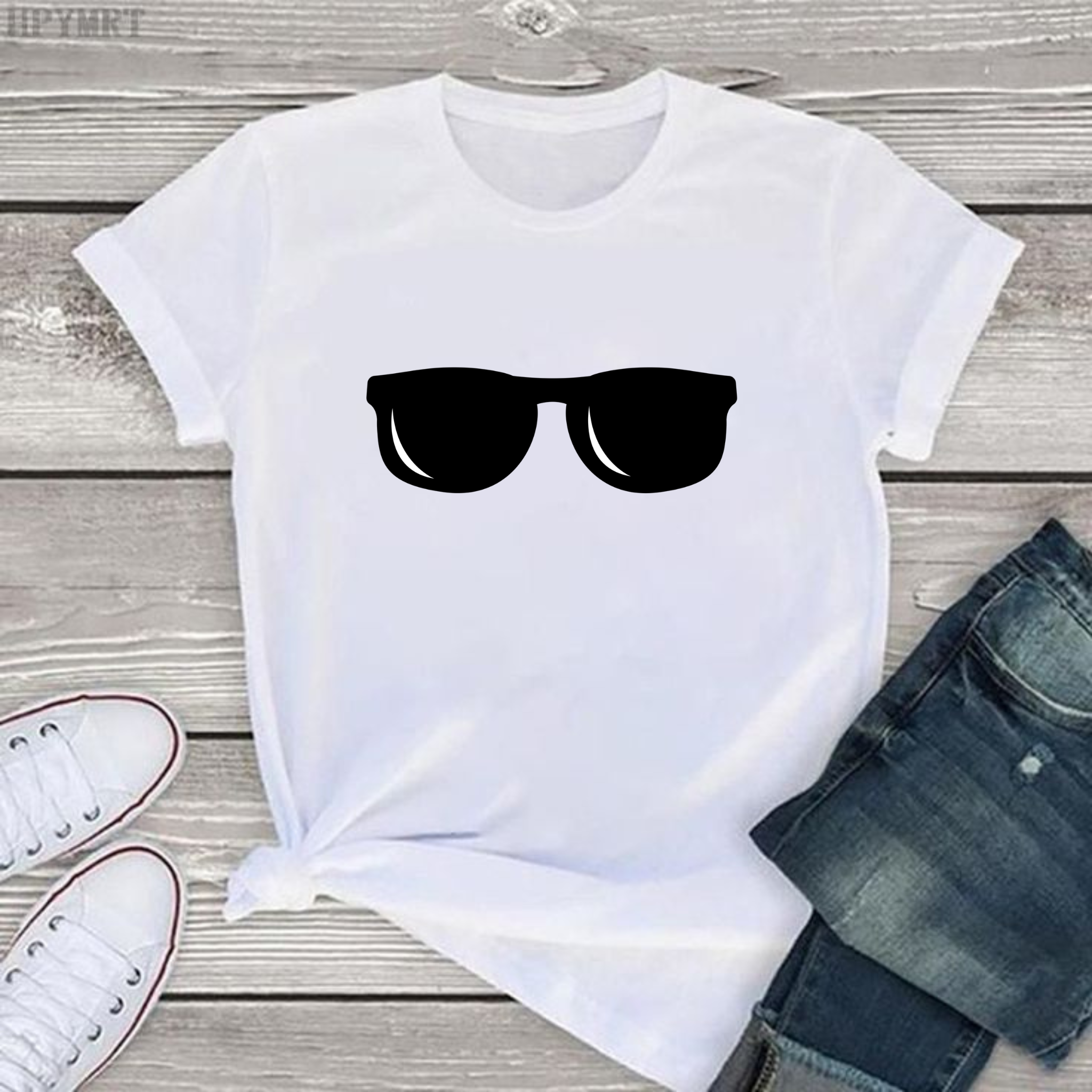 "Stylish Minimalist Glasses" Trendy Eyewear T-Shirt