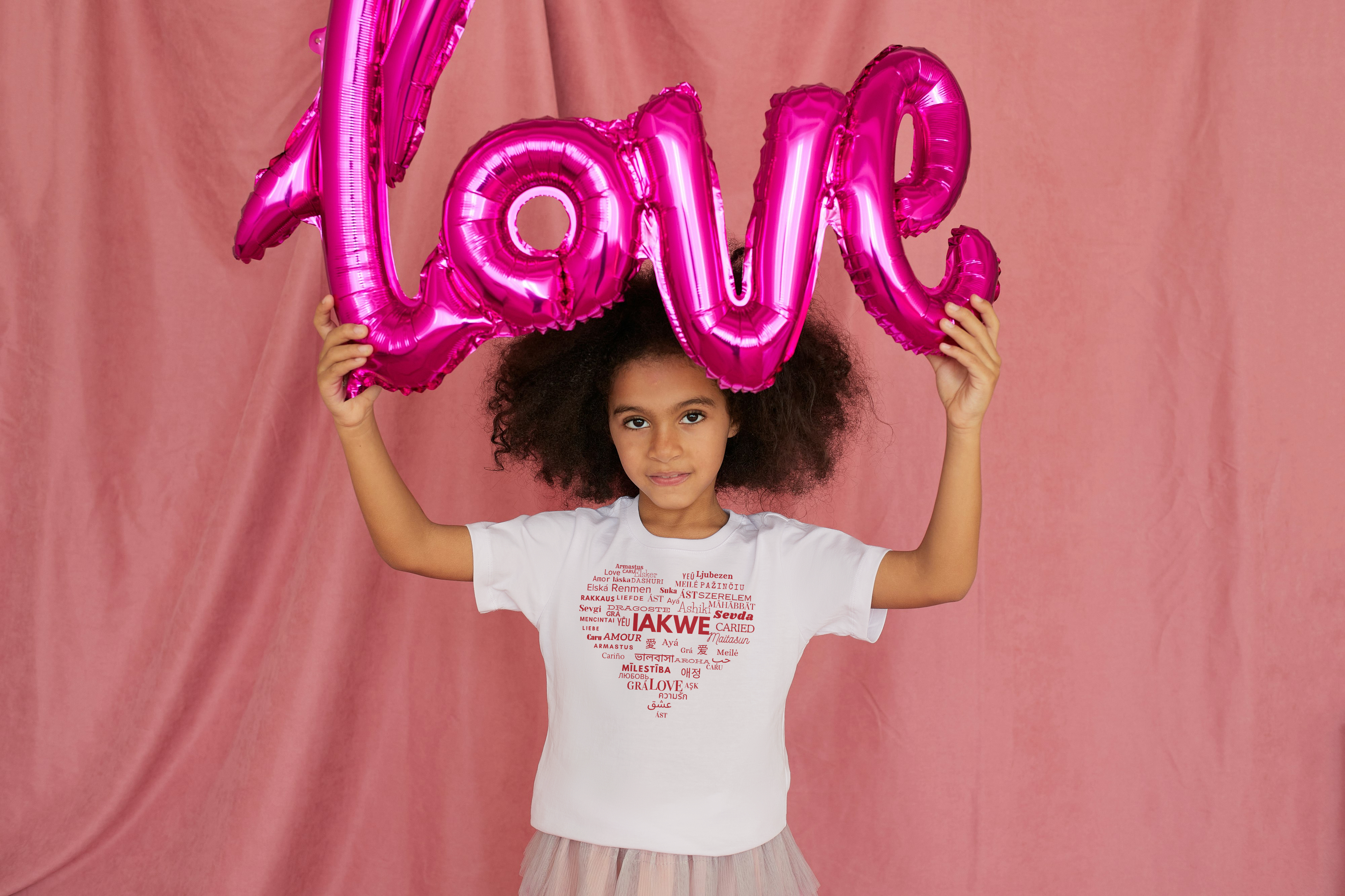 unisex Kids iakwe love t-shirt unisex Kids iakwe love t-shirt