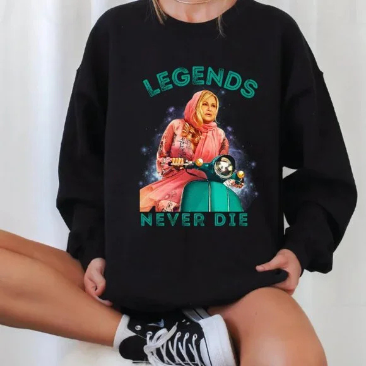 White Lotus Jennifer Coolidge LEGENDS NEVER DIE Unisex Sweatshirt White Lotus Jennifer Coolidge LEGENDS NEVER DIE Unisex Sweatshirt