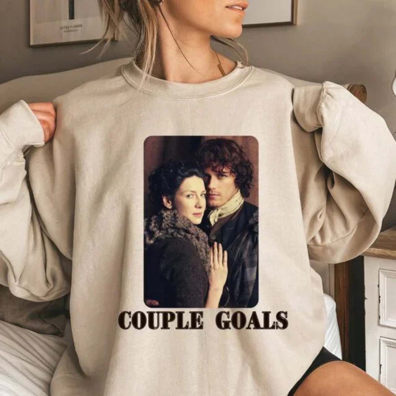 Outlander TV Show Jamie and Claire Fraser COUPLE GOALS Sweatshirt Outlander TV Show Jamie and Claire Fraser COUPLE GOALS Sweatshirt