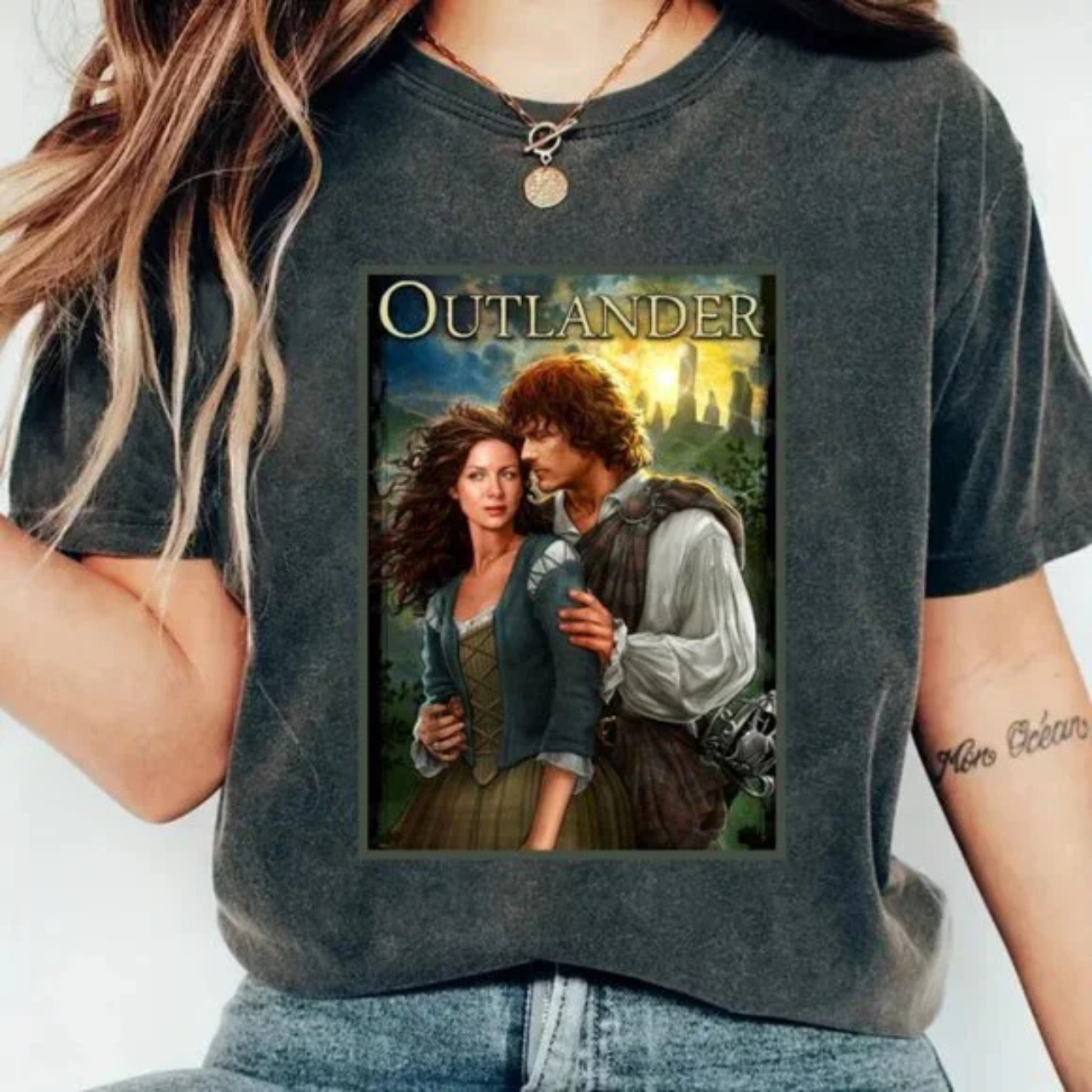 Outlander TV Show Jamie and Claire Fraser Women's Short Sleeve T-Shirt Outlander TV Show Jamie and Claire Fraser Women's Short Sleeve T-Shirt