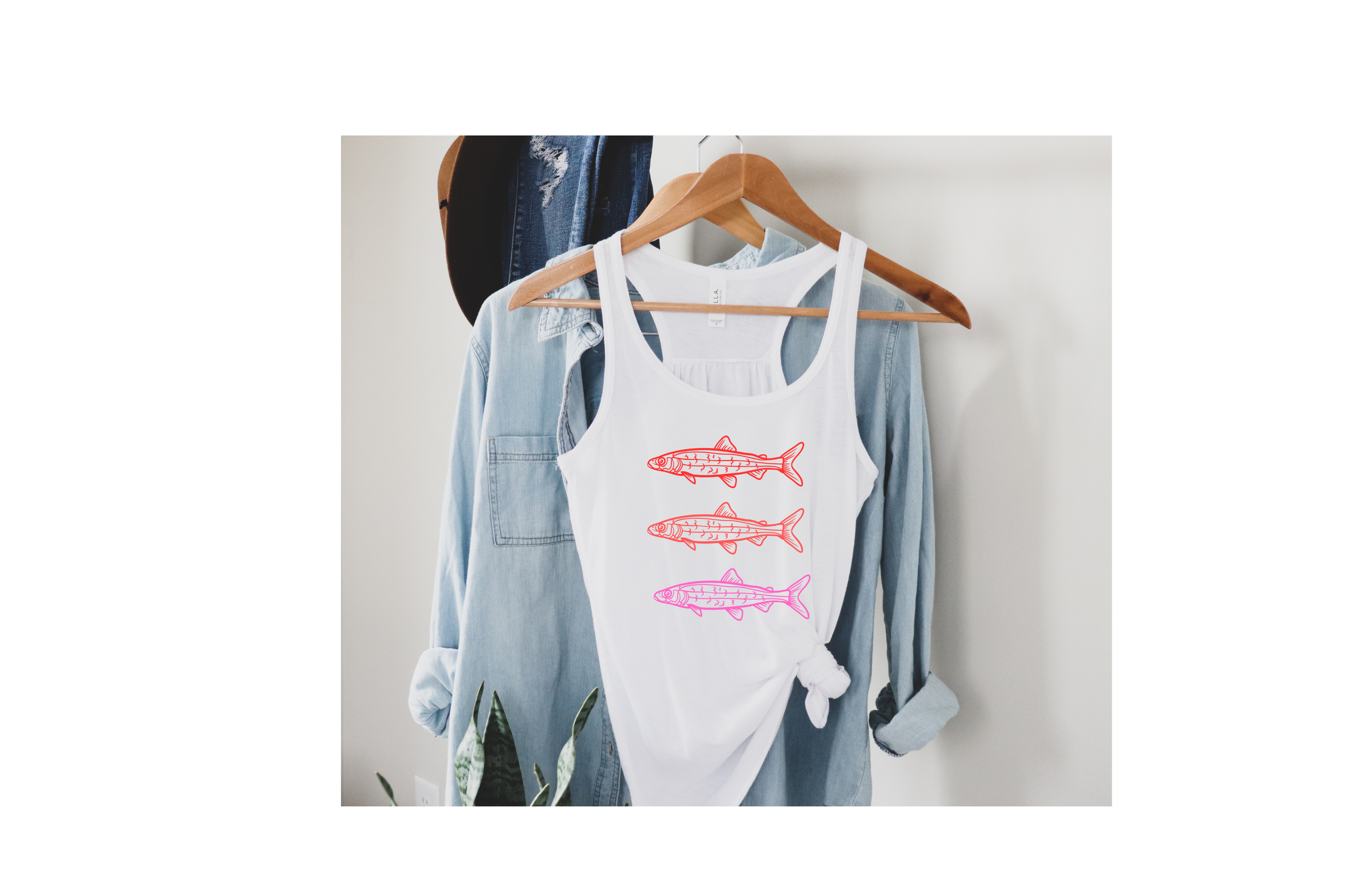 Stylish Racerback Tank Top for Women with Fish Design - Perfect for Summer, Beach Days, Exercise, Gifts, Casual Wear