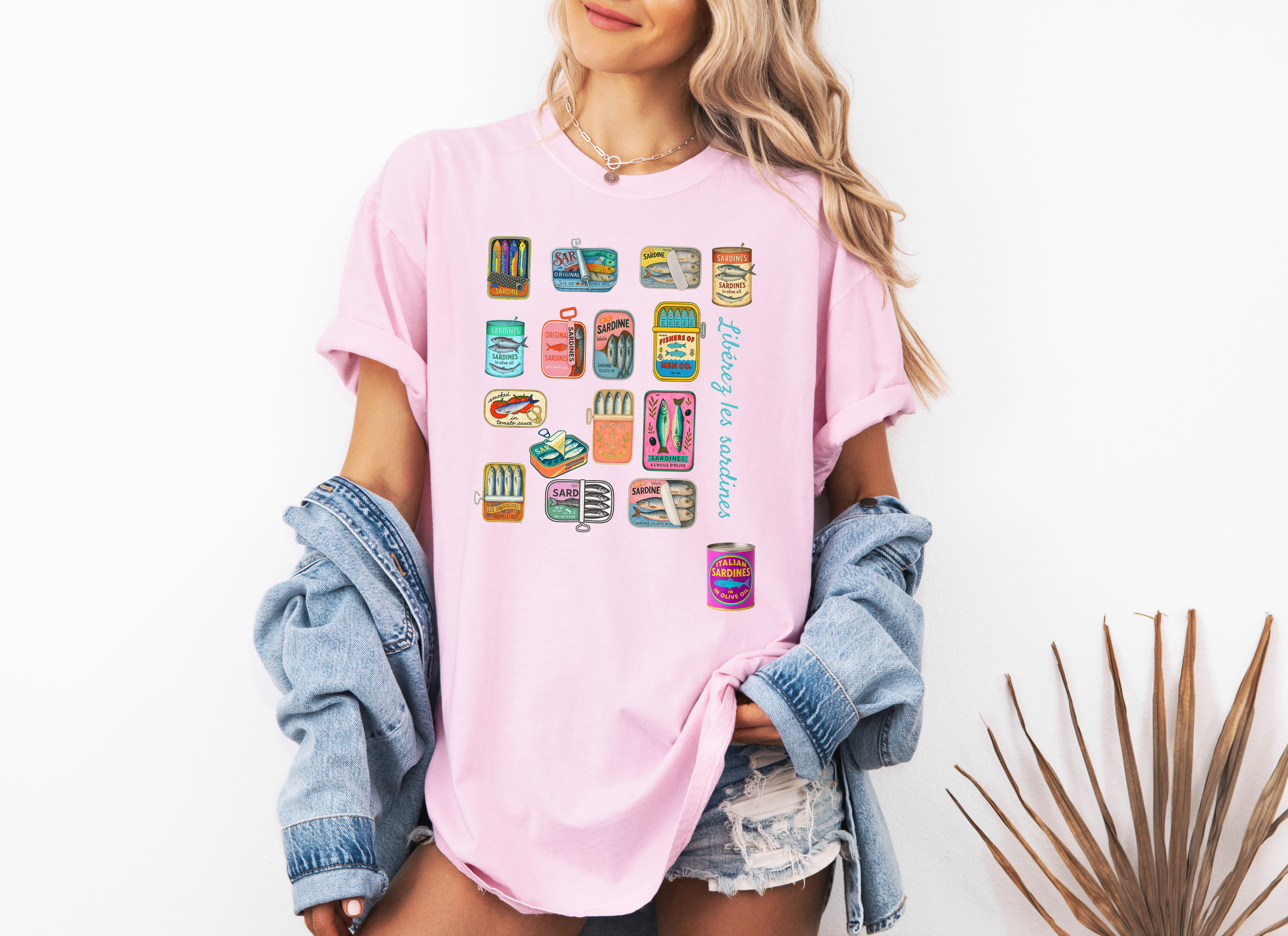 Vintage Sardine Canned T-Shirt, Unisex Graphic Tee, Seafood Lover Gift, Eco-Friendly Clothing, Sardine T-shirt, Sardine Tin Art Print Libérez les sardines