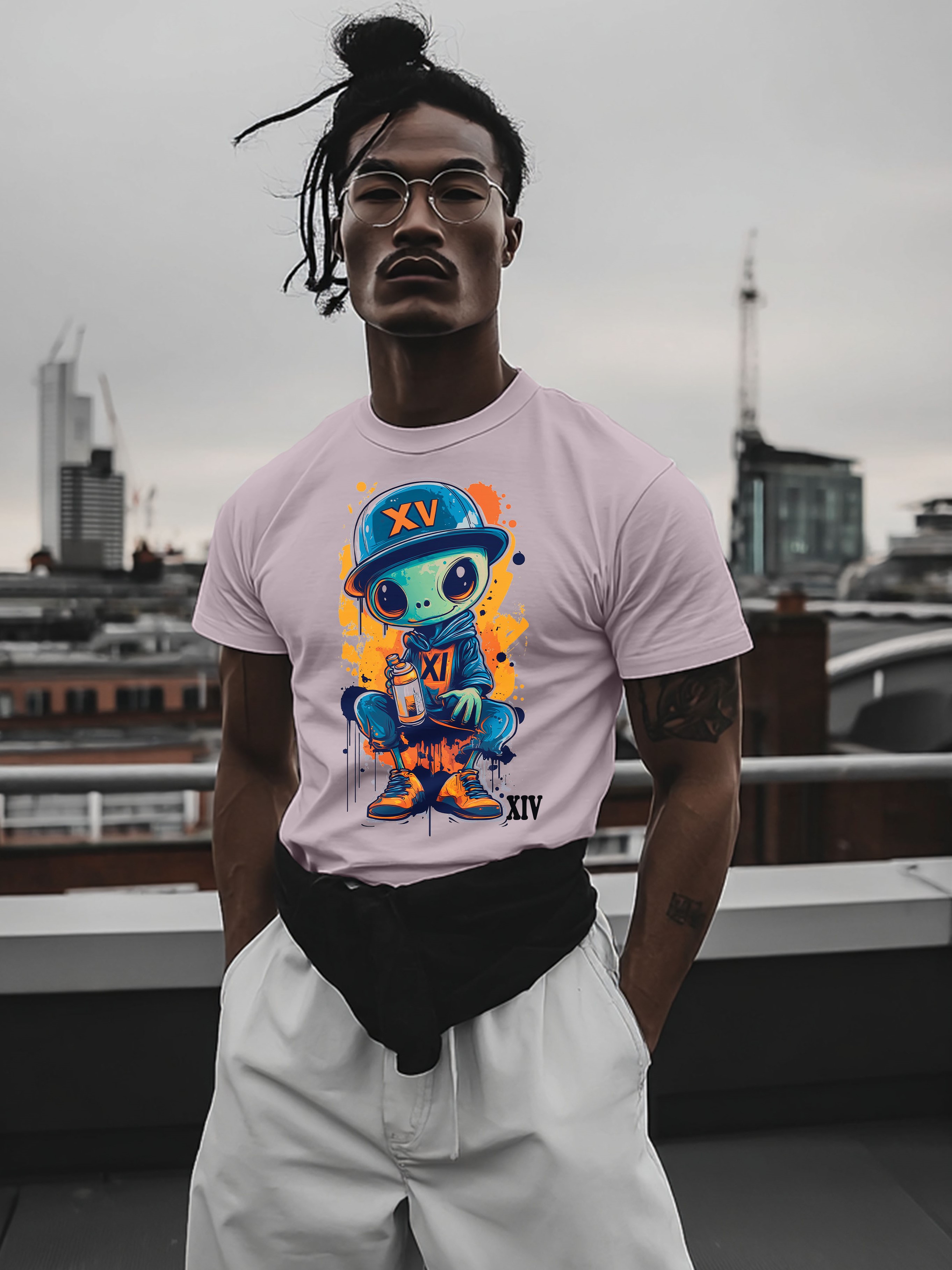 Graffiti Alien Art T-Shirt – Bold Streetwear Design