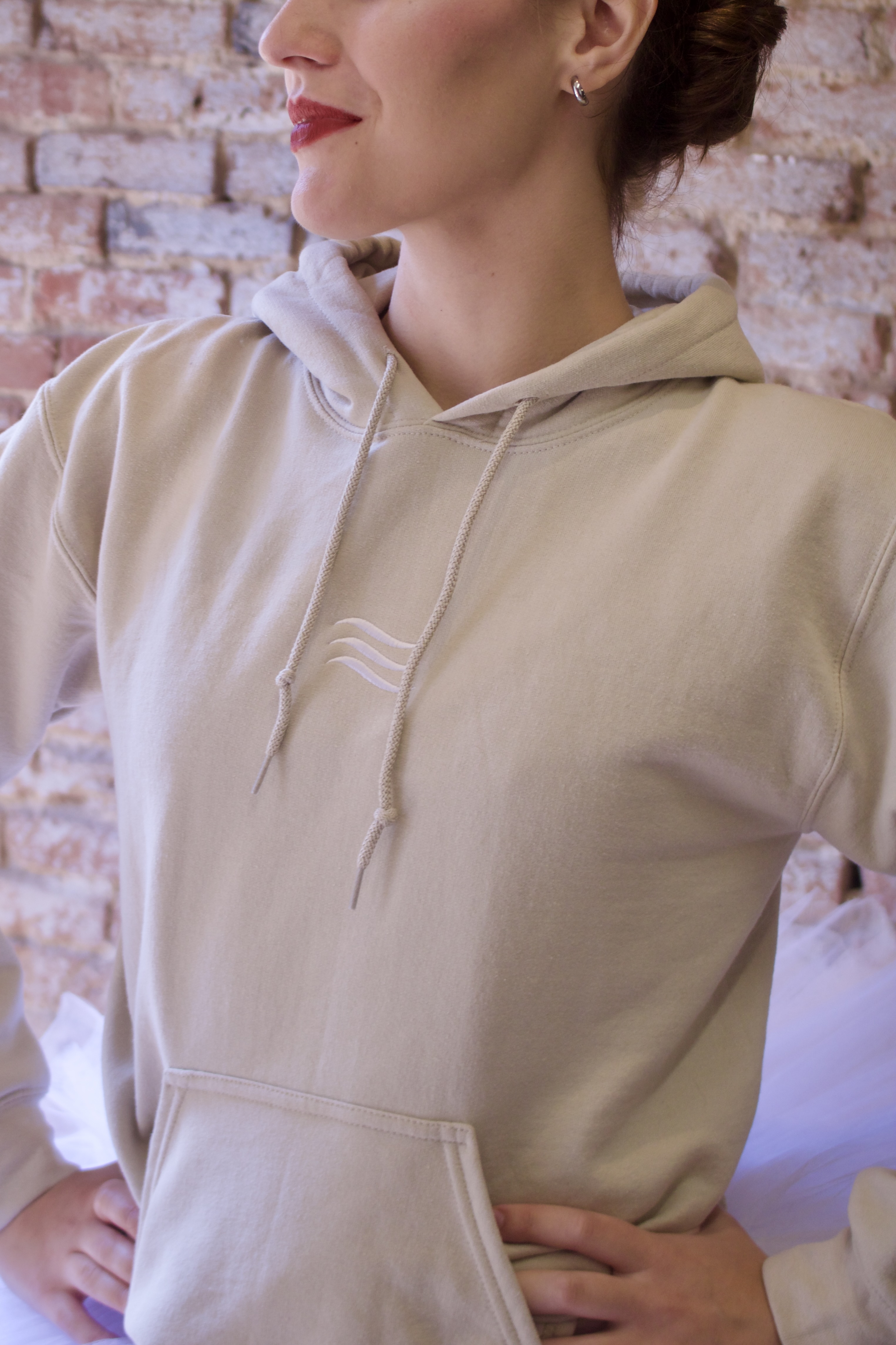 Embroidered Minimalist Beige Unisex Heavy Blend™ Hooded Sweatshirt product thumbnail image Embroidered Minimalist Beige Unisex Heavy Blend™ Hooded Sweatshirt product thumbnail image