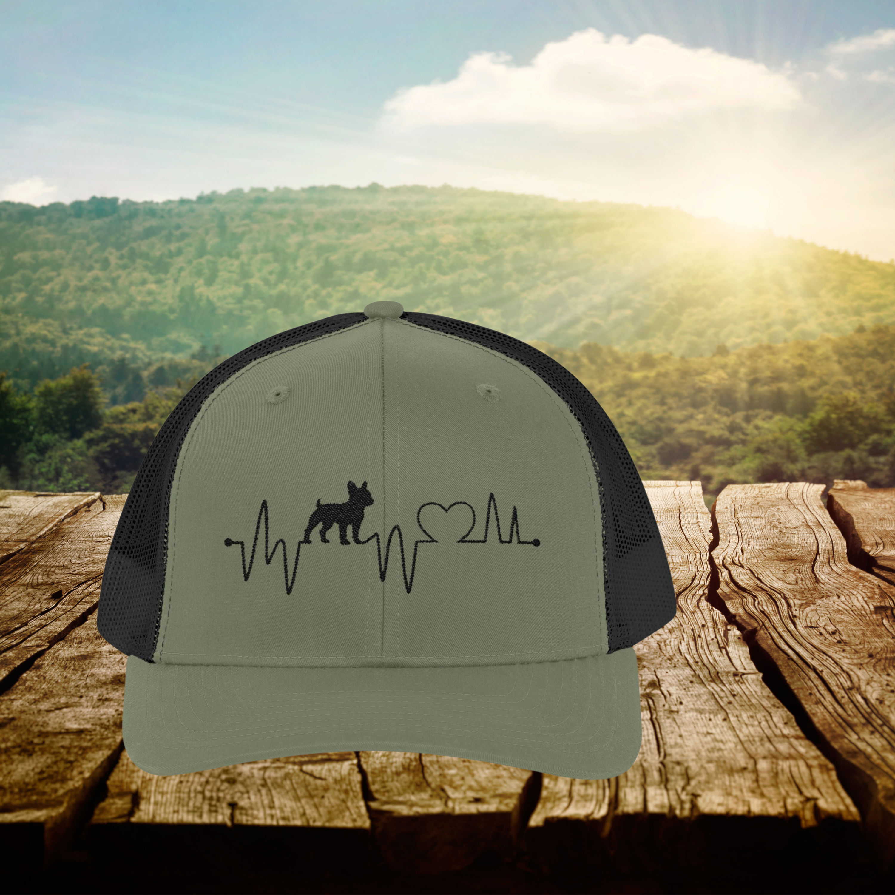🧢 French Bulldog Heartbeat Trucker Cap – Embroidered Dog Lover Hat with Adjustable Snapback