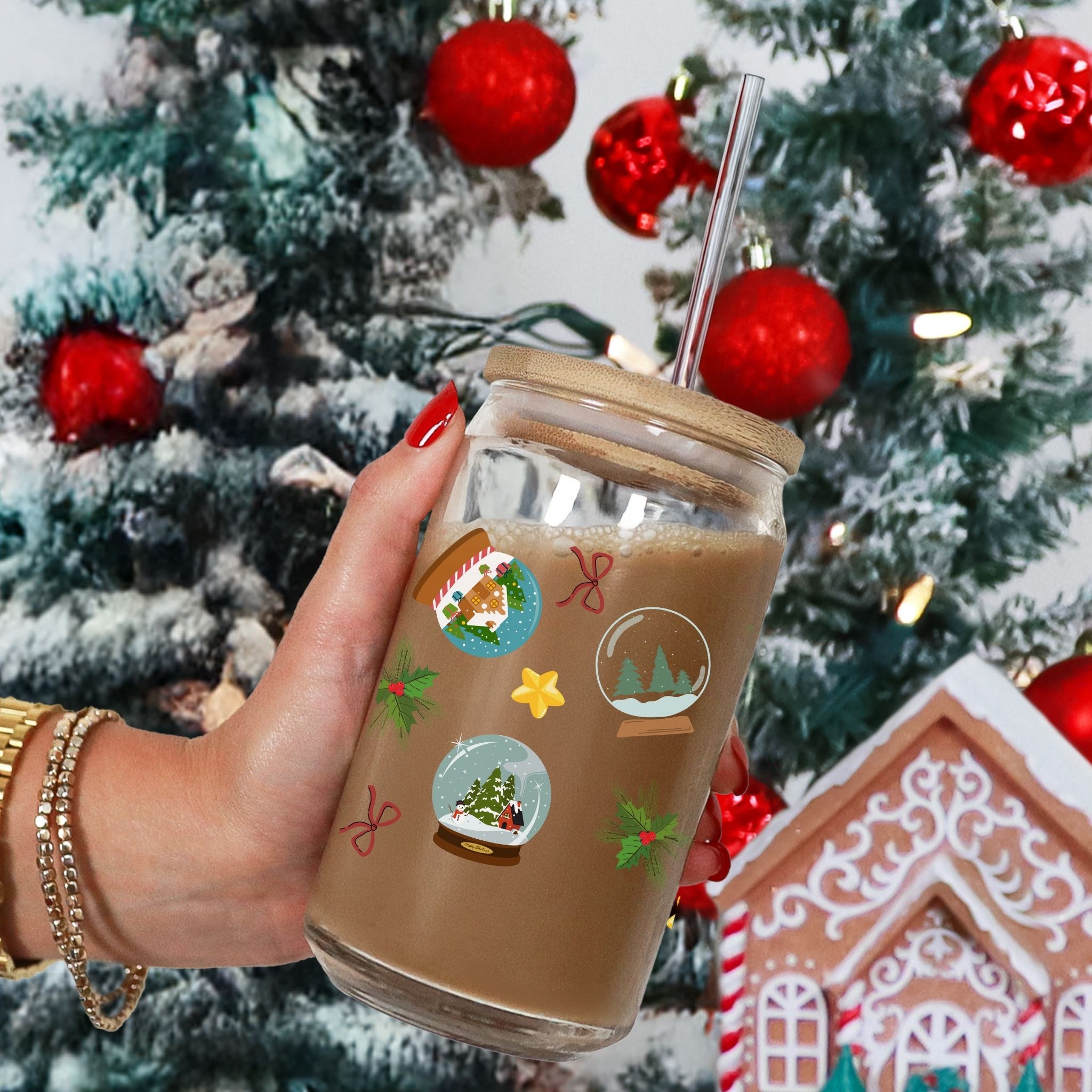 Holiday Snow Globe Sipper Glass – 16oz Holiday Snow Globe Sipper Glass – 16oz