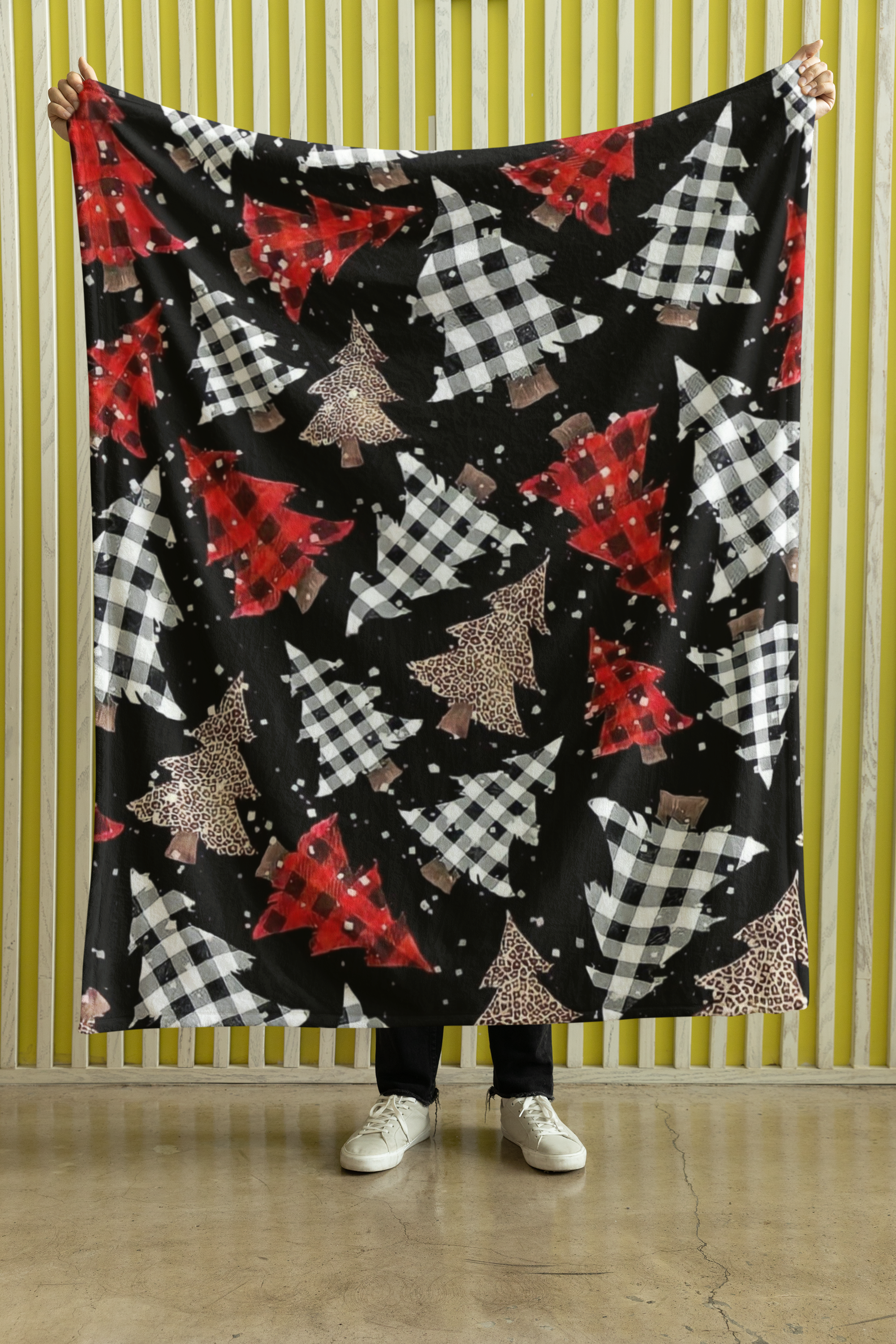 Buffalo Plaid &amp; Glitter Christmas Trees Velveteen Plush Blanket — Cozy Holiday Throw