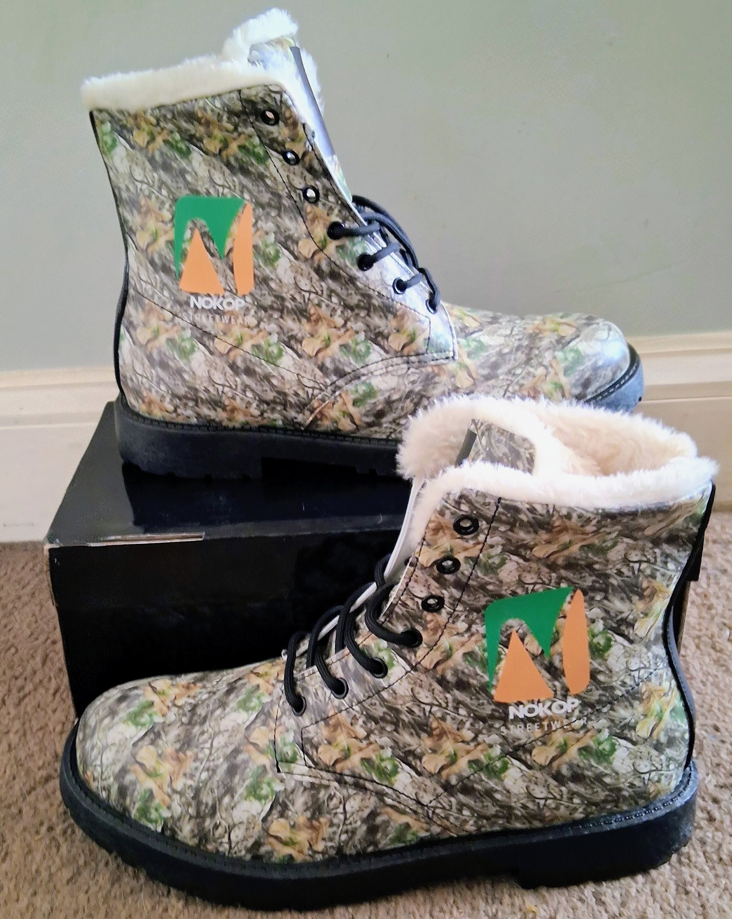 Men’s Warm Fur-Lined Leather Insulated Hiking Boots  