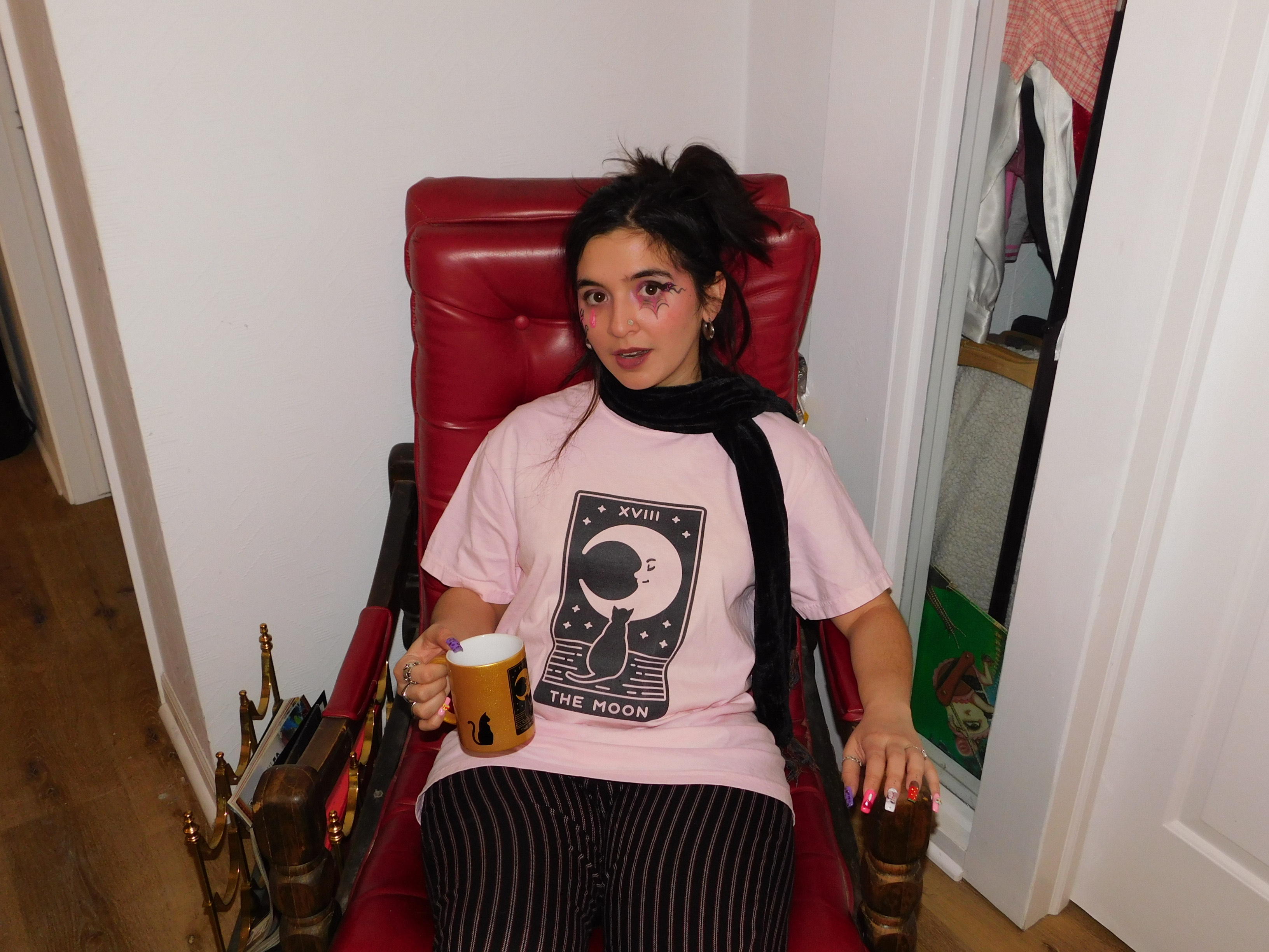 I survived tarot with Izzy T-shirt product thumbnail image