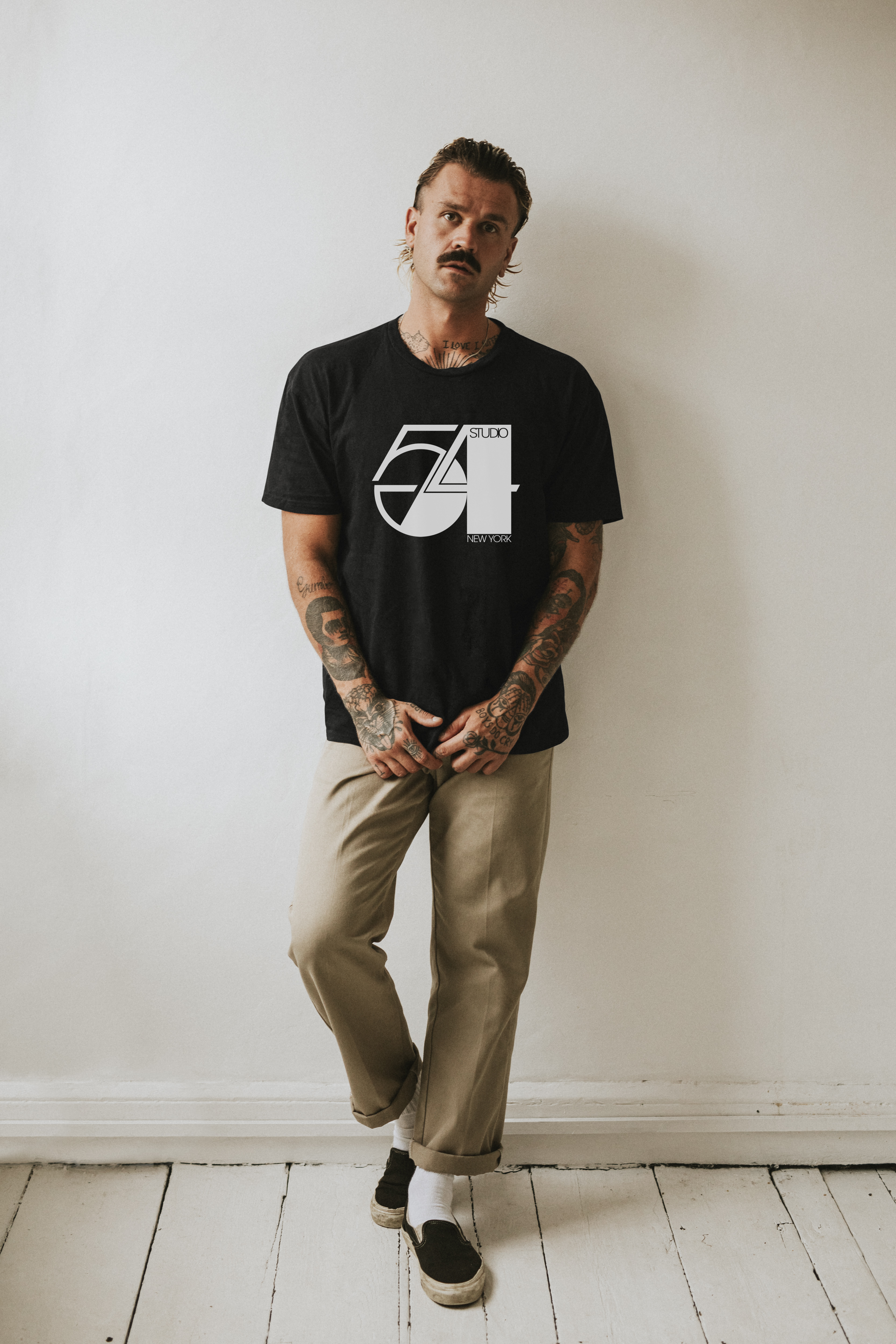 New York Nightclub Graphic Tee — Retro Streetwear Logo T‑Shirt product thumbnail image