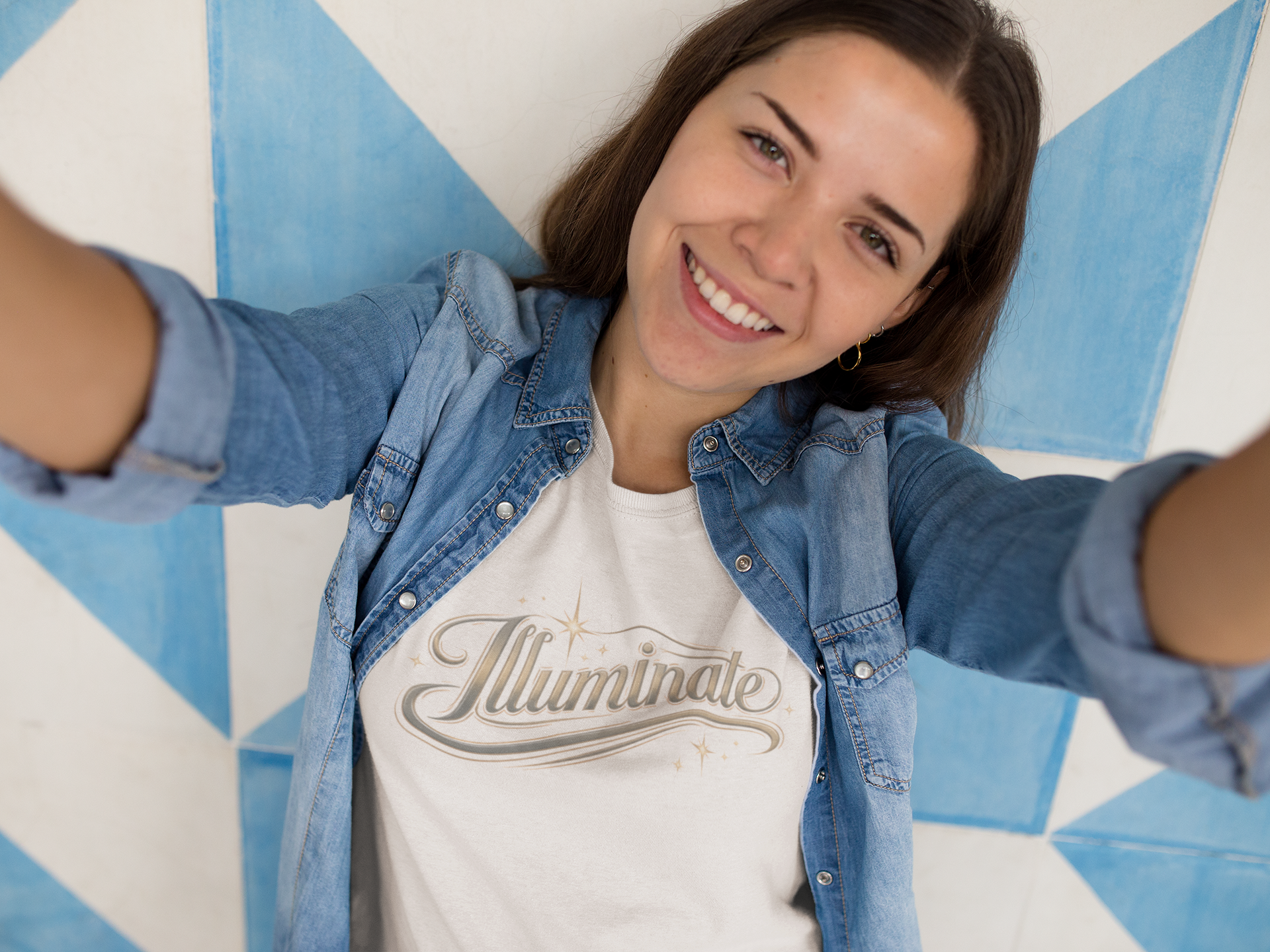 Illuminate Boxy Tee — Retro Script Graphic Crop T-Shirt