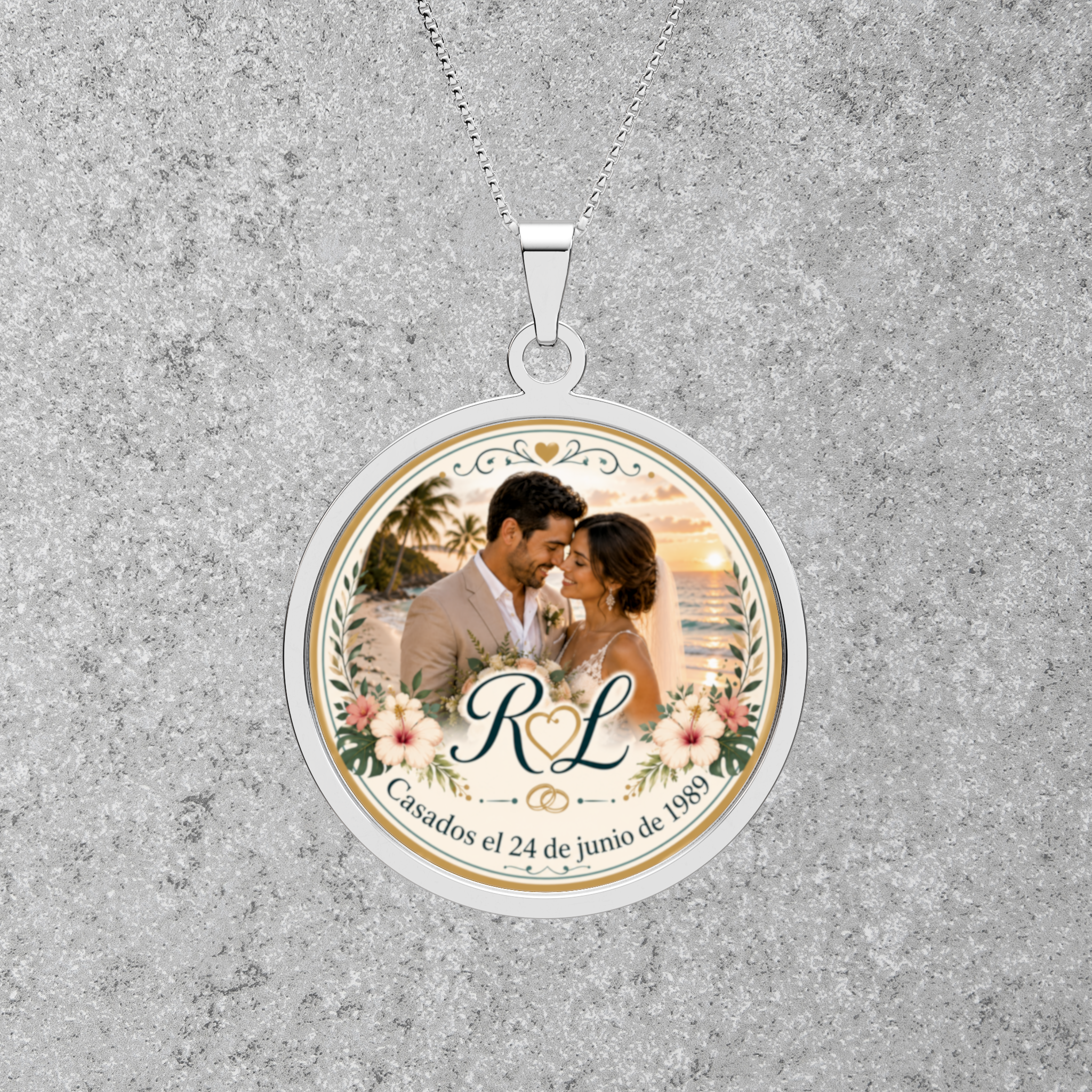 Personalized Round Border Photo Pendant product thumbnail image